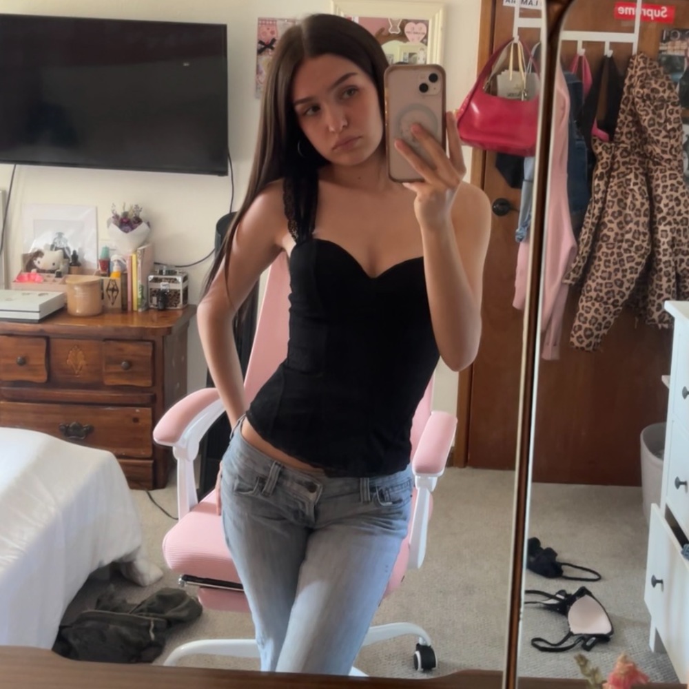 Meet your Posher, Kadence